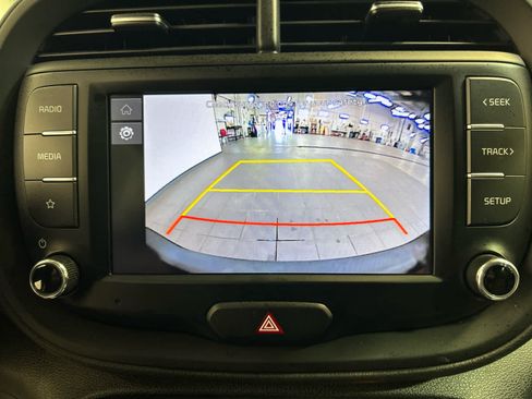 Used 2022 Kia Soul LX w/ Technology Package FWD image 5