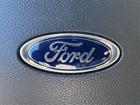 Used 2022 Ford Explorer XLT w/ Equipment Group 202A image 34