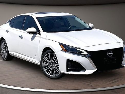 Used 2023 Nissan Altima 2.5 SL AWD/4WD image 10