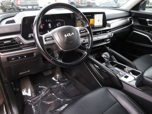 Used 2023 Kia Telluride S w/ S Sunroof Package image 13
