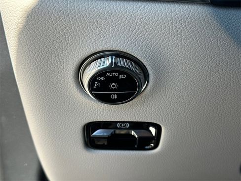 Certified 2026 Mercedes-Benz GLC 300 4MATIC image 32