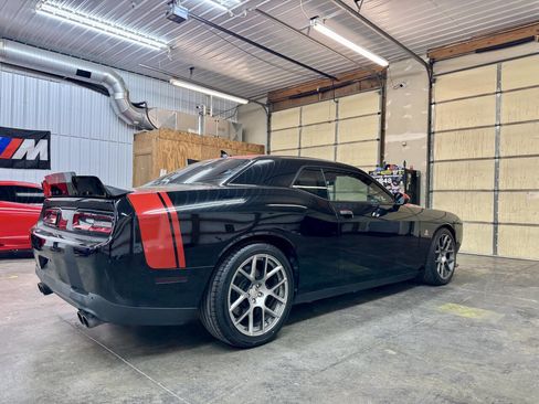 Used 2016 Dodge Challenger R/T Scat Pack w/ Leather Interior Group image 11