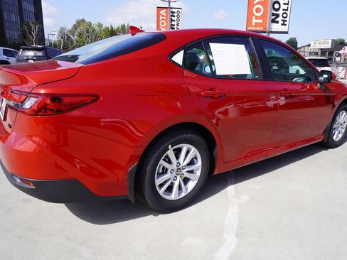 Certified 2026 Toyota Camry LE image 7