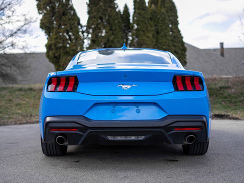 Used 2024 Ford Mustang EcoBoost image 6