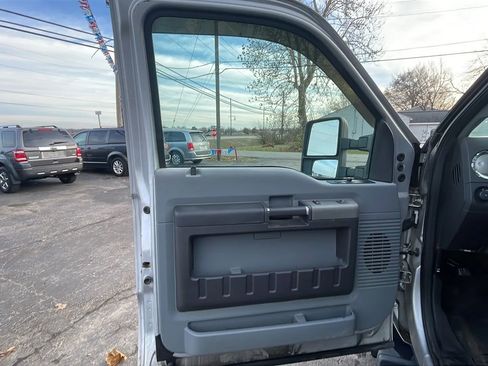 Used 2012 Ford F250 XLT w/ Snow Plow Prep Pkg image 20