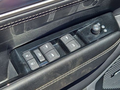 Used 2024 Jeep Wagoneer Series II w/ Flexible Seating Group AWD/4WD image 22