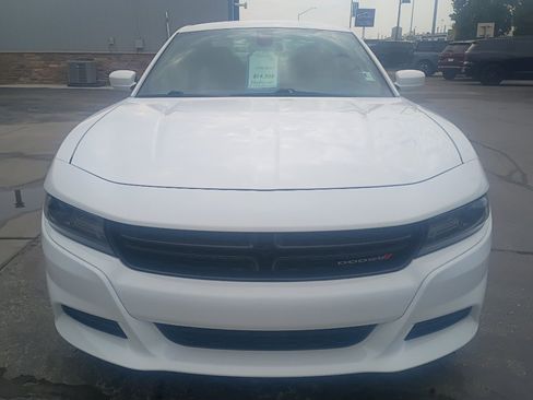 Used 2018 Dodge Charger SXT RWD image 3