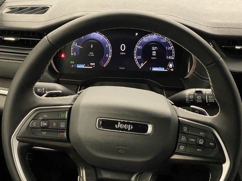 New 2026 Jeep Grand Cherokee Altitude AWD/4WD image 17