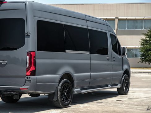 Used 2022 Mercedes-Benz Sprinter 2500 image 18