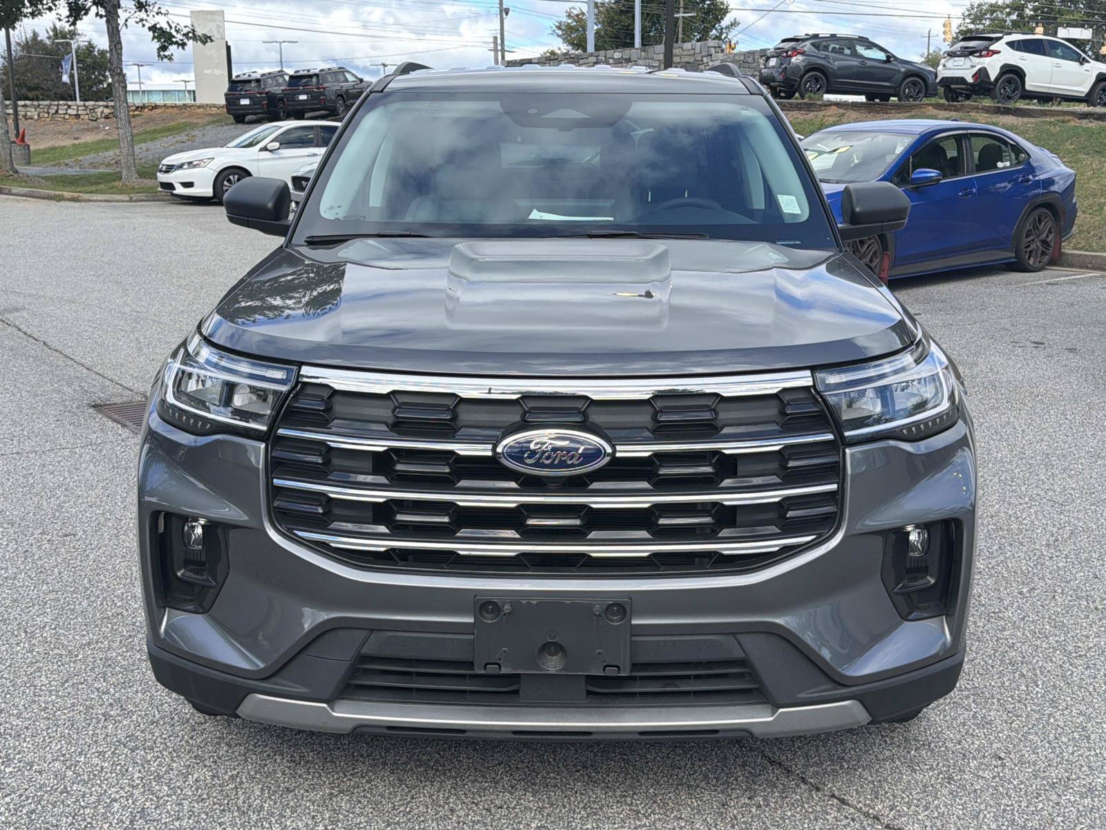 Used 2025 Ford Explorer Active w/ Active Comfort Package RWD image 4