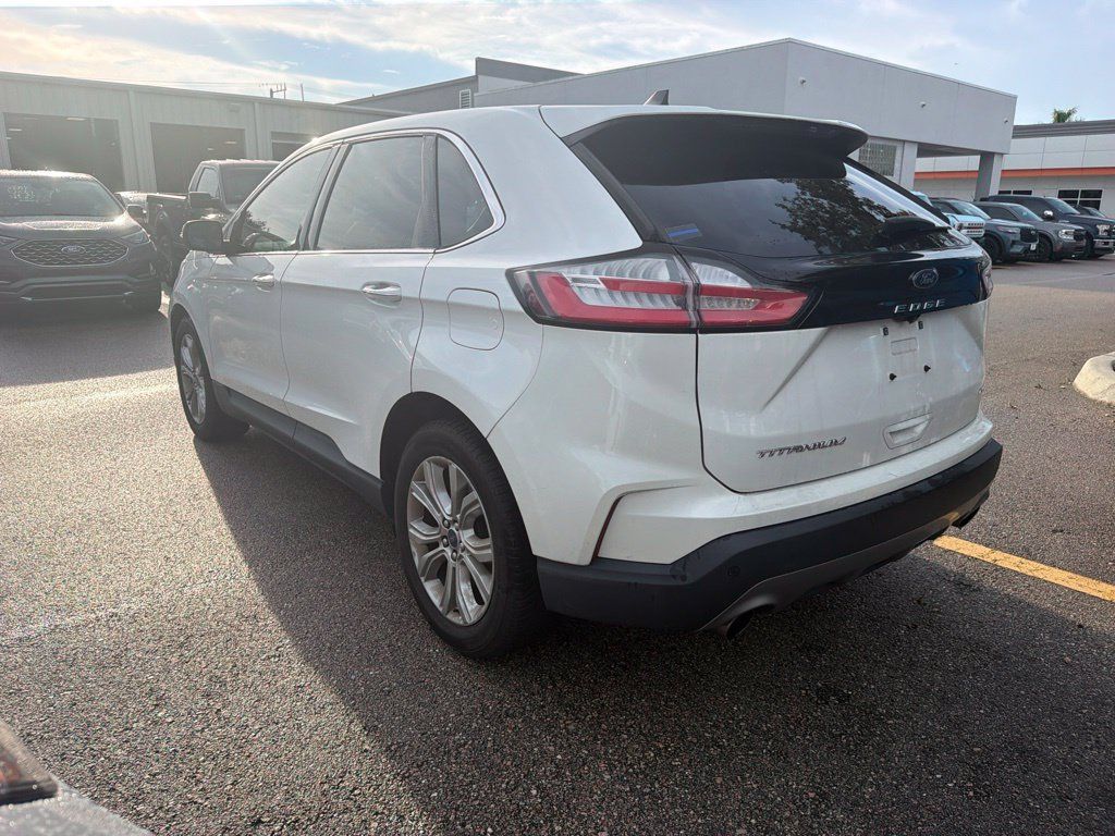 Used 2022 Ford Edge Titanium AWD/4WD image 3