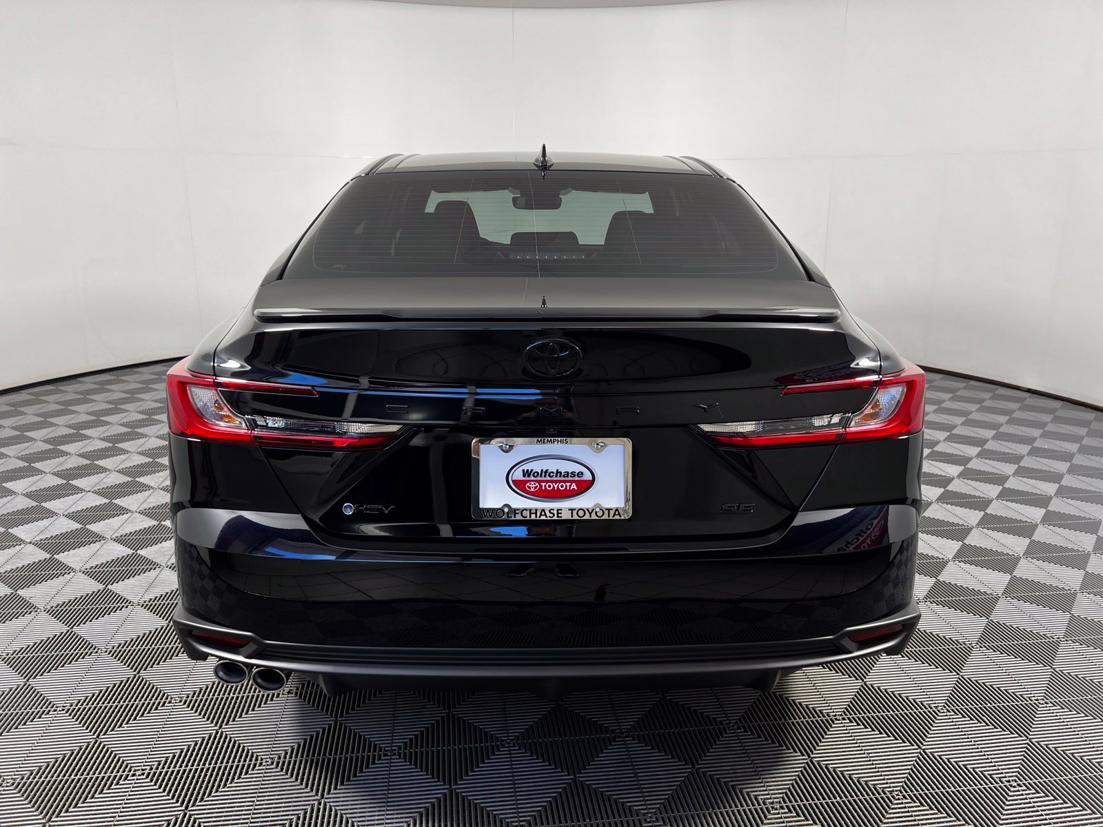 Used 2025 Toyota Camry SE FWD image 6