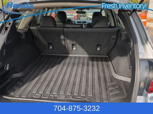 Used 2019 Subaru Outback 2.5i Limited image 11