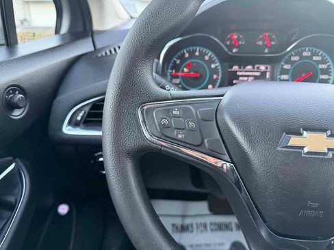 Used 2018 Chevrolet Cruze LT w/ Convenience Package image 22