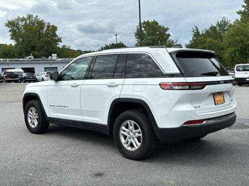Certified 2023 Jeep Grand Cherokee Laredo AWD/4WD image 8