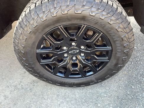 Used 2024 Chevrolet Colorado Trail Boss w/ Technology Package image 19