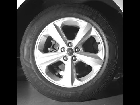 Used 2018 Ford Edge SE AWD/4WD image 13