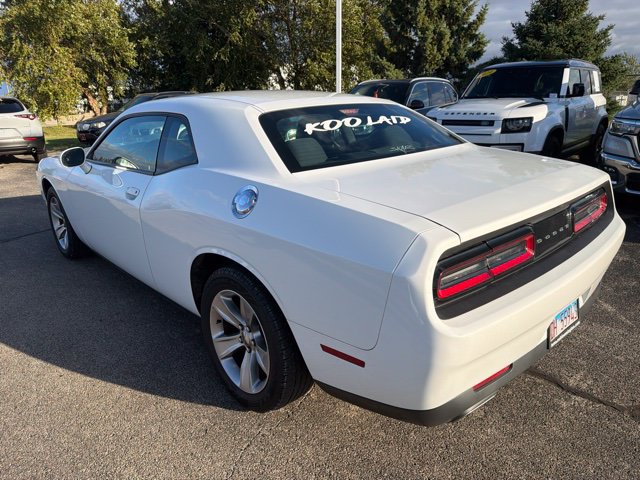 Used 2016 Dodge Challenger SXT RWD image 3