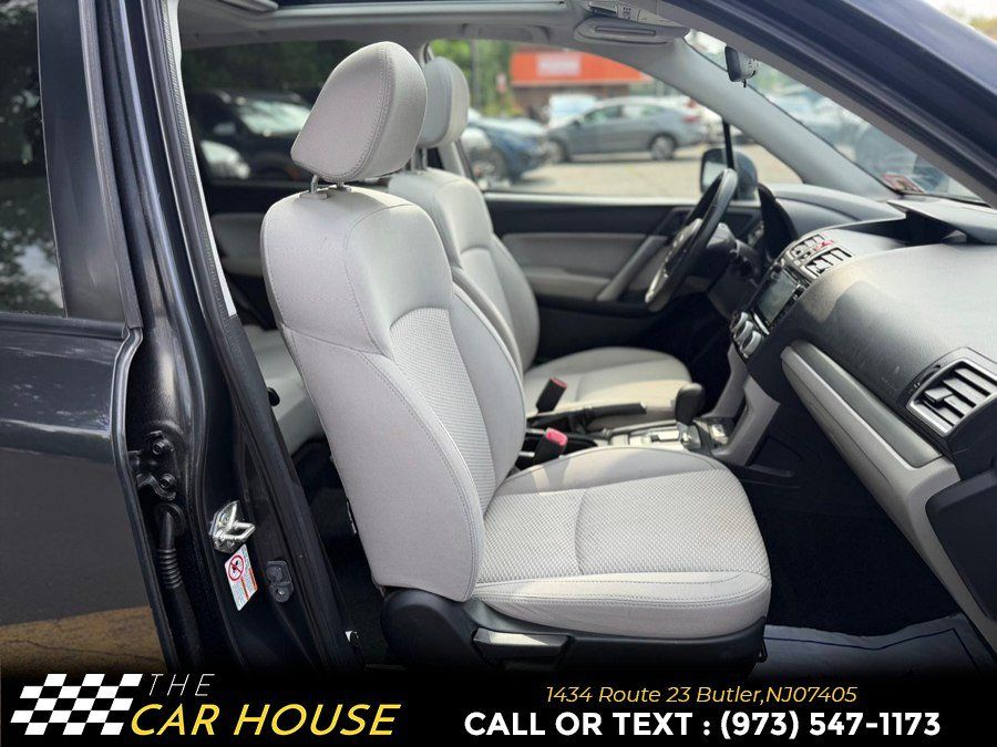 Used 2017 Subaru Forester 2.5i Premium w/ All-Weather Package AWD/4WD image 21