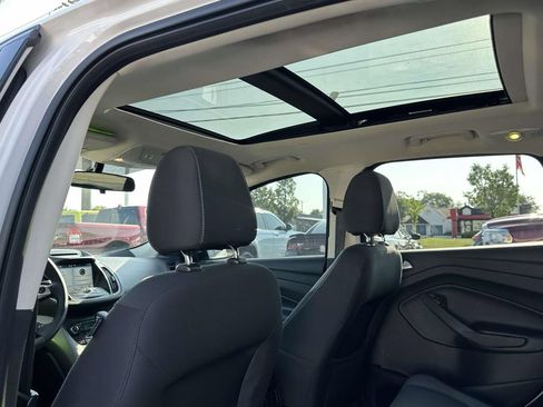 Used 2016 Ford Escape SE w/ Equipment Group 201A FWD image 16