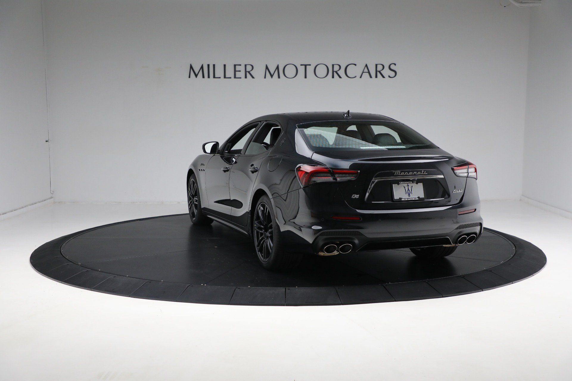 Certified 2024 Maserati Ghibli Modena Q4 AWD/4WD image 11