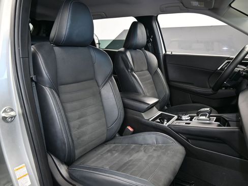 Used 2022 Mitsubishi Outlander SE image 51