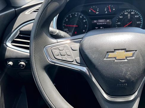 Used 2021 Chevrolet Malibu LT FWD image 23