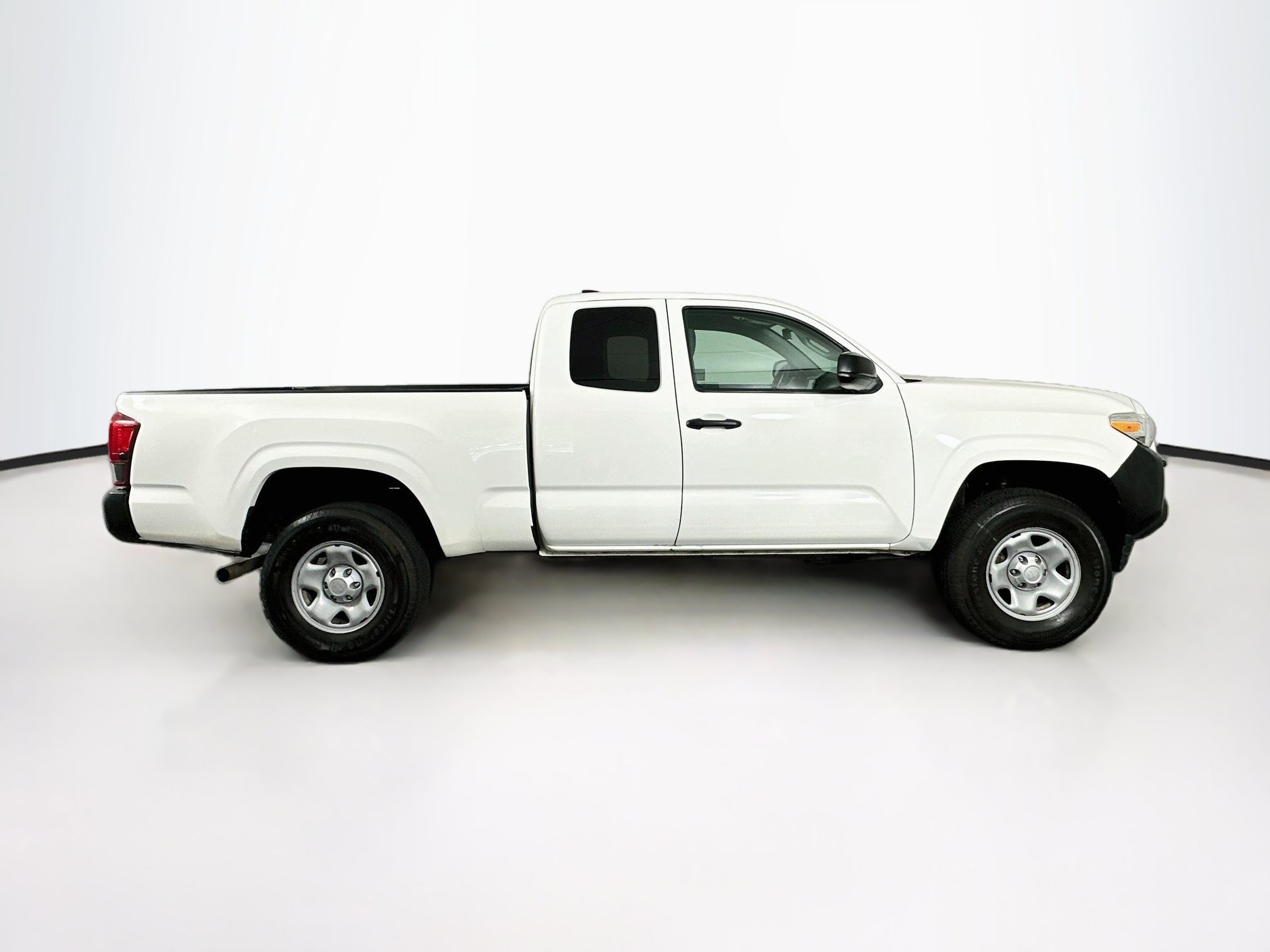 Used 2022 Toyota Tacoma SR AWD/4WD image 10