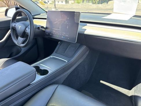 Used 2022 Tesla Model Y Long Range AWD/4WD image 12