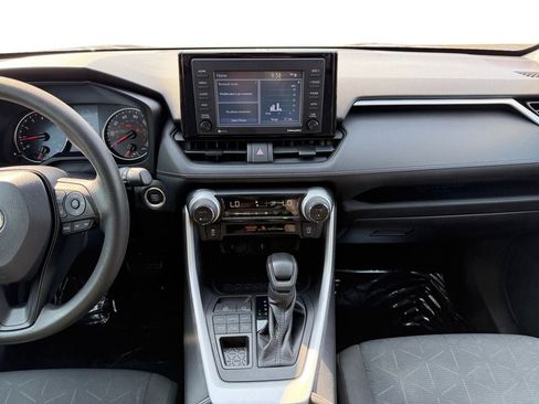 Used 2021 Toyota RAV4 XLE AWD/4WD image 12
