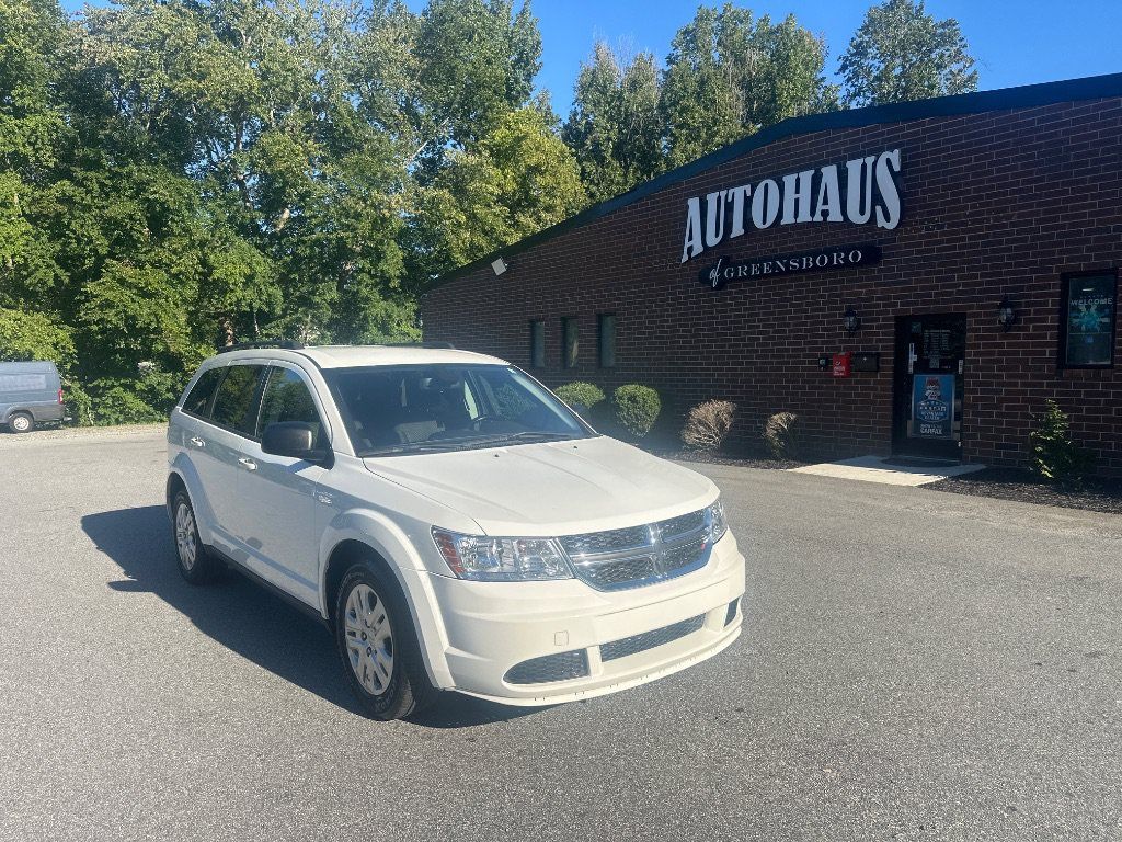 Used 2020 Dodge Journey SE w/ SE Popular Equipment Group FWD image 1