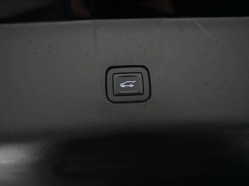 Used 2023 Chevrolet Traverse LT w/ LPO, Floor Liner Package AWD/4WD image 15