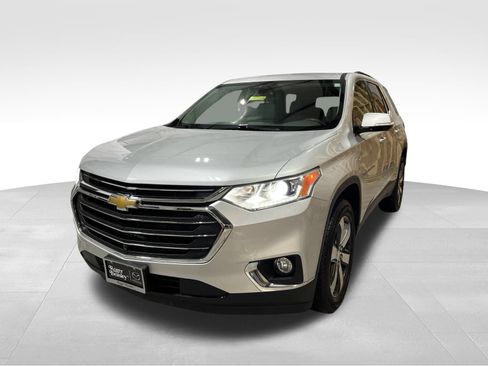 Used 2020 Chevrolet Traverse LT w/ LT Premium Package FWD image 1