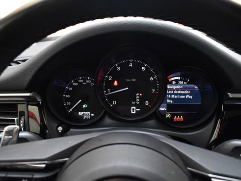 Used 2022 Porsche Macan AWD/4WD image 27