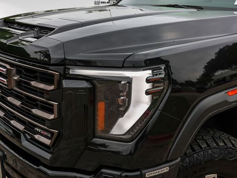 Used 2025 GMC Sierra 2500 AT4X AWD/4WD image 3