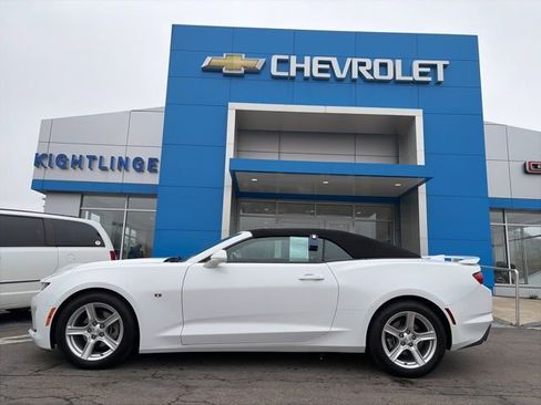 Used 2023 Chevrolet Camaro LT RWD image 4
