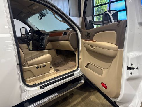 Used 2008 GMC Sierra 3500 SLT w/ Convenience Package AWD/4WD image 56