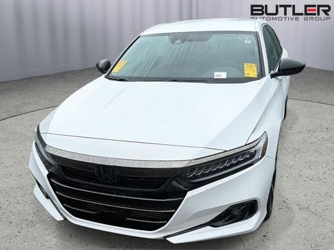 Used 2022 Honda Accord Sport image 3