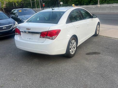 Used 2014 Chevrolet Cruze LS FWD image 4