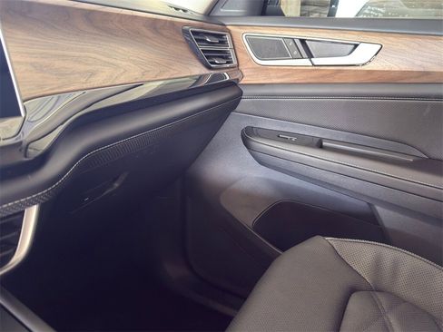 New 2026 Volkswagen Atlas SE image 21