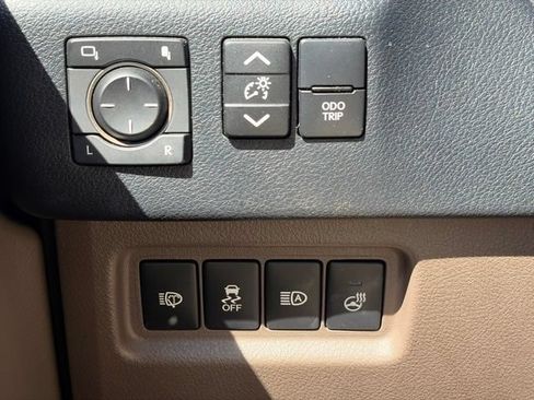 Used 2022 Lexus GX 460 Premium w/ Premium Package AWD/4WD image 32