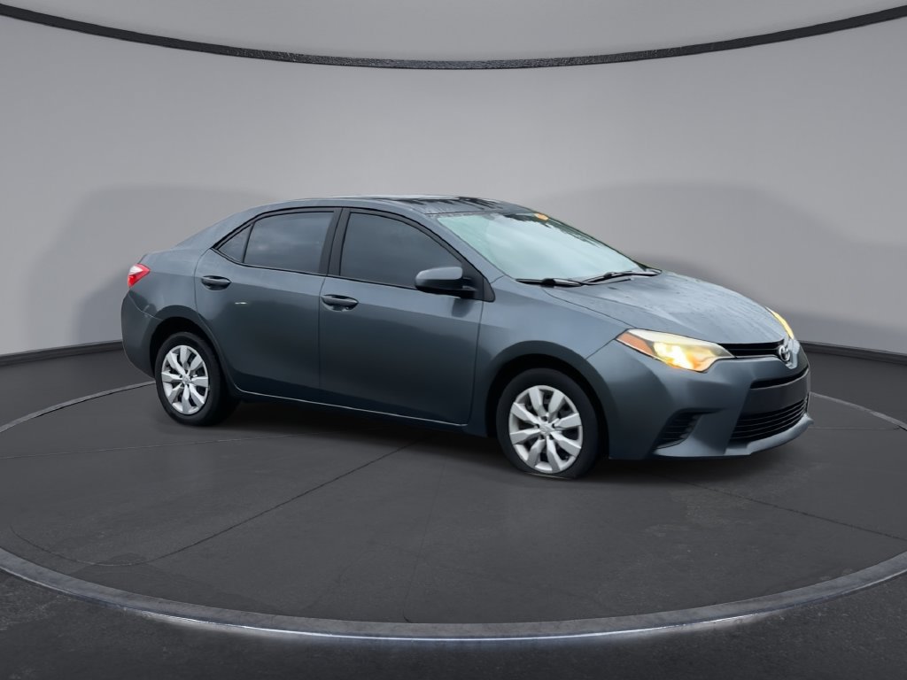 Used 2014 Toyota Corolla LE FWD image 2