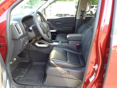 Certified 2023 Nissan Frontier SV w/ SV Premium Package RWD image 7