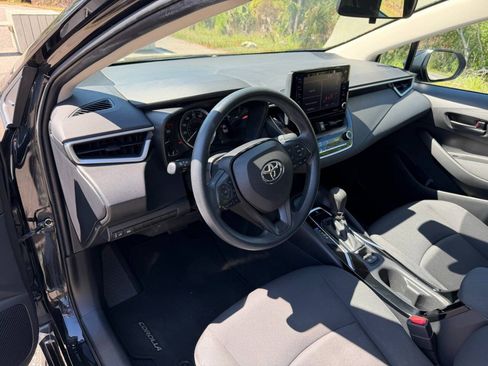 Used 2022 Toyota Corolla LE FWD image 11