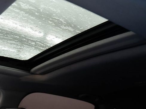 Used 2020 Honda CR-V Touring image 4