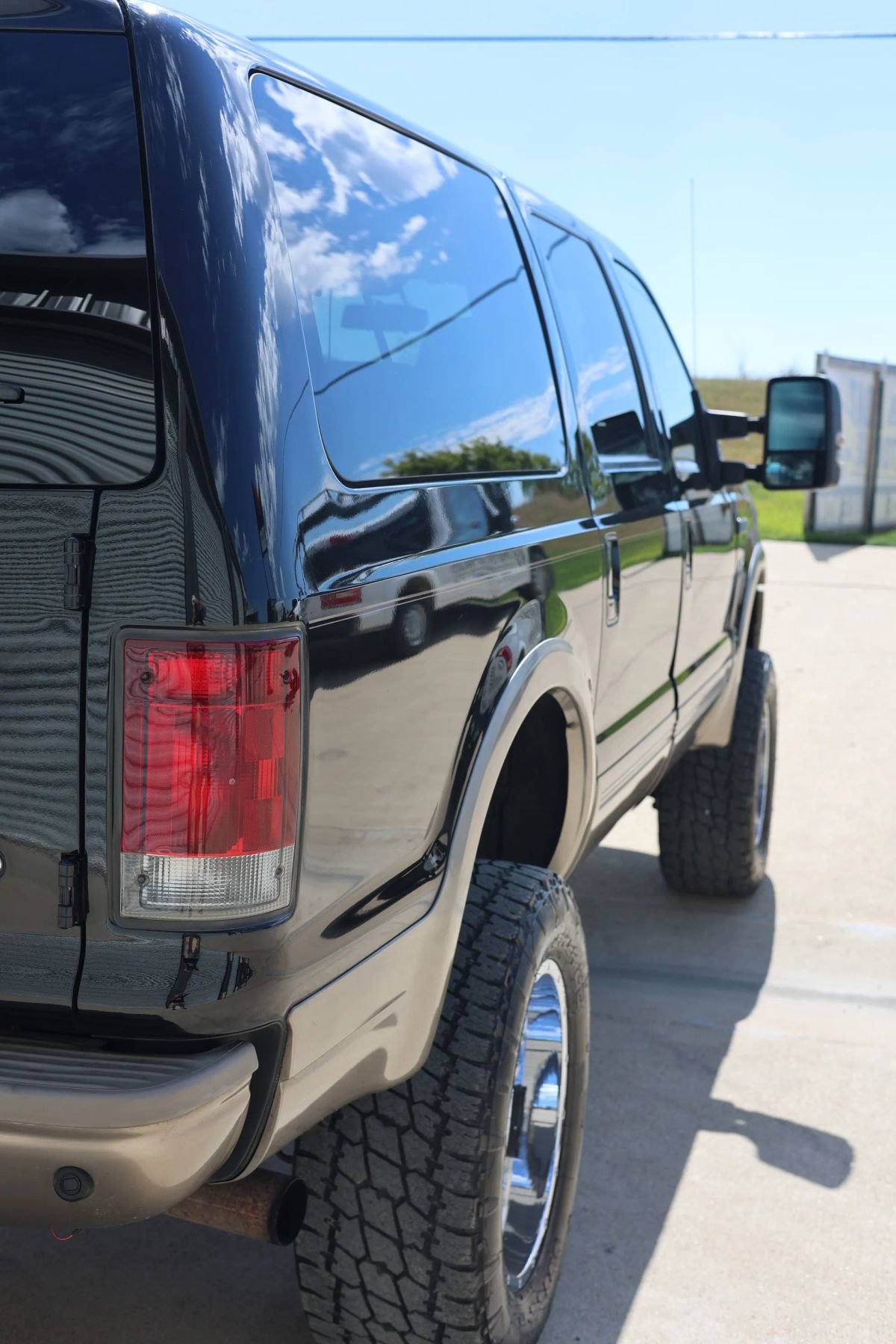 Used 2005 Ford Excursion Eddie Bauer AWD/4WD image 5