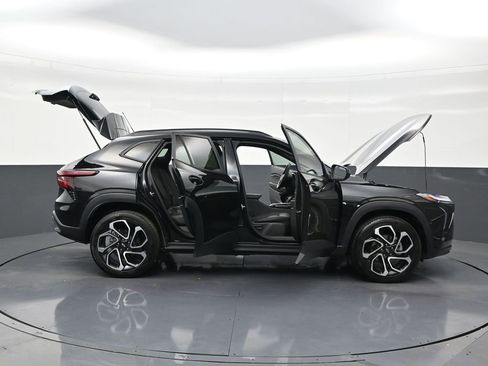 Used 2024 Chevrolet Trax RS w/ Sunroof Package image 30