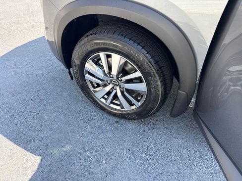 New 2026 Nissan Pathfinder SL FWD image 27