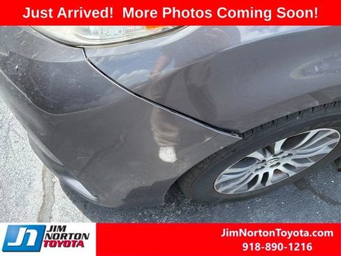 Used 2019 Toyota Sienna XLE Premium FWD image 5