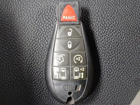 Used 2020 Dodge Grand Caravan SXT FWD image 32